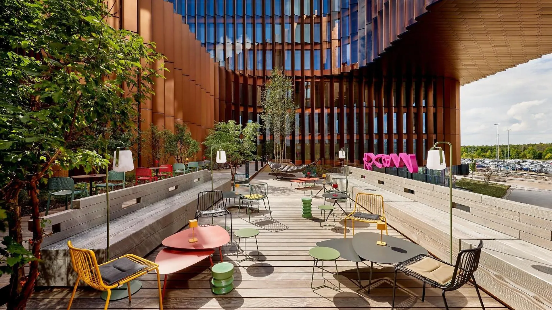 Moxy Luxembourg Airport Hotel Niederanven