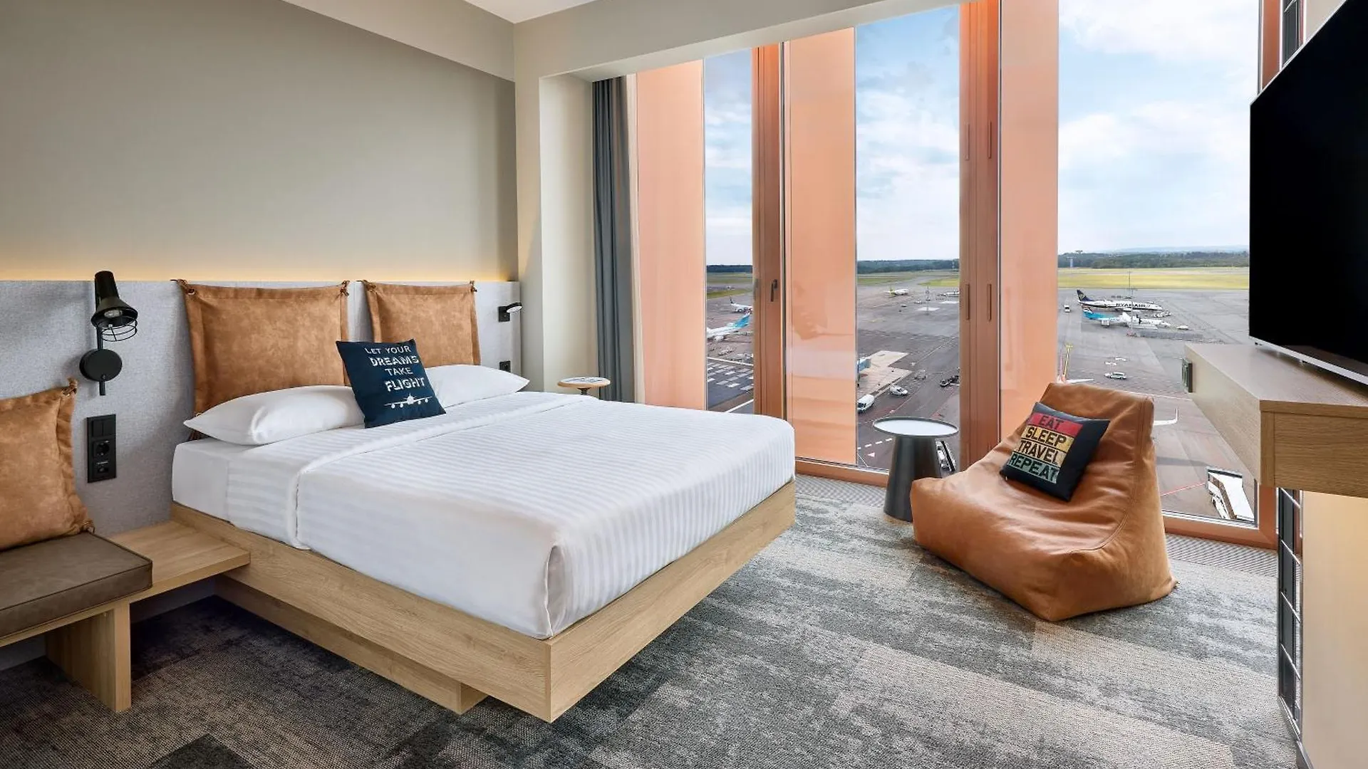 Hotel Moxy Luxembourg Airport Niederanven 0*,